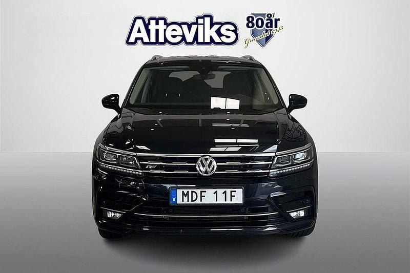 Svart Begagnad 2021 VW Tiguan Allspace Highline SUV | 319 000 kr (Marknadspris) - Bild 1/4