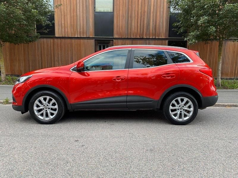 Röd Begagnad 2018 Renault Kadjar SUV | 139 900 kr (Marknadspris) - Bild 1/4
