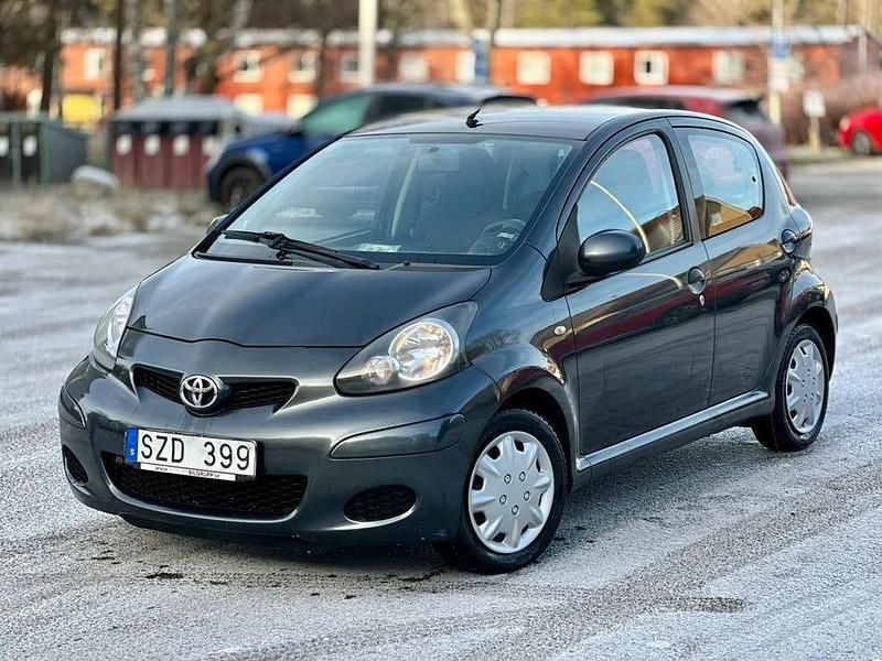 Begagnad 2010 Toyota Aygo Halvkombi | 25 000 kr (Bra pris) - Bild 1/4