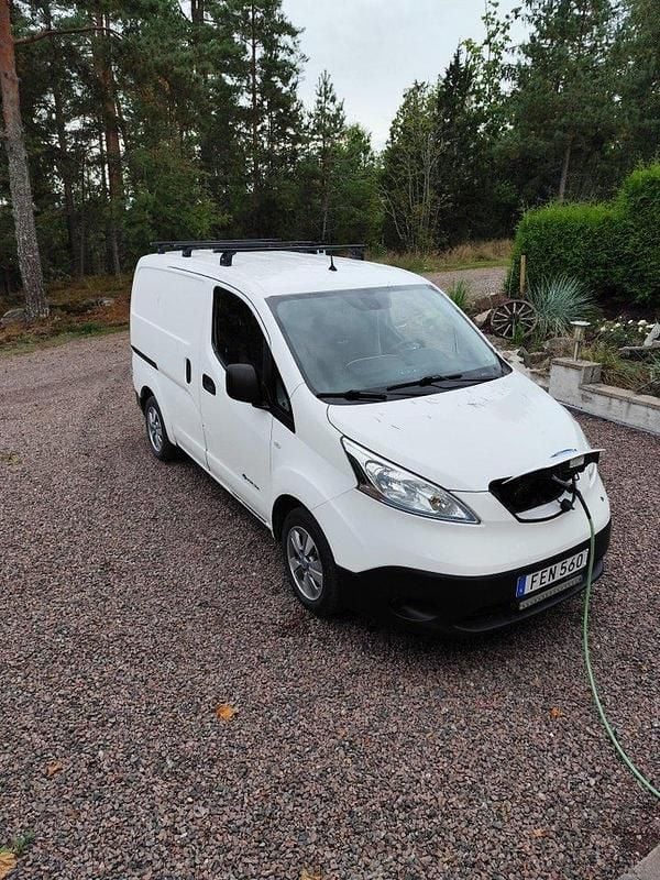Begagnad 2019 Nissan e-NV200 Premium Edition Van | 142 000 kr (Marknadspris) - Bild 1/4