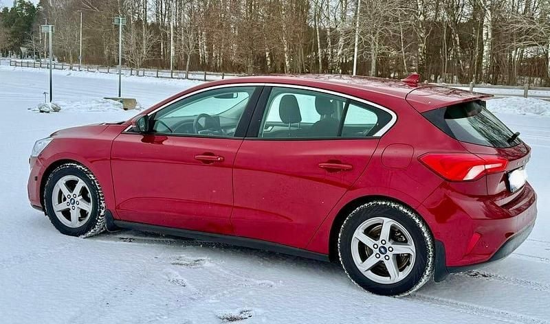 Metallic Begagnad 2018 Ford Focus | 144 900 kr (Marknadspris) - Bild 1/4