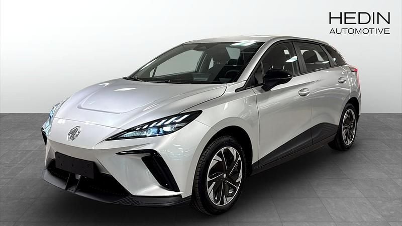 Begagnad MG MG4 EV 125 kW (170 HK) 2024 Grå Halvkombi