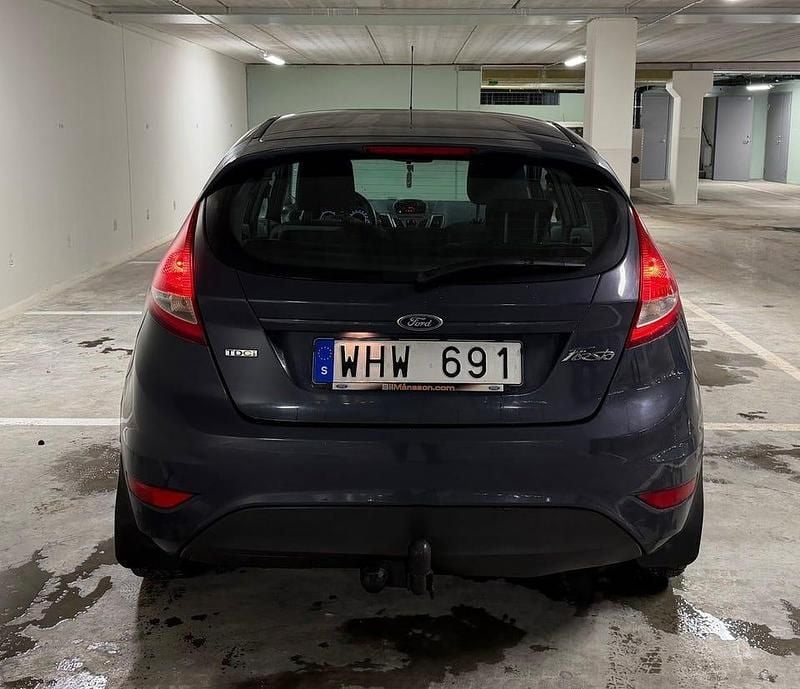 Begagnad Ford Fiesta Trend 69 HK (50 kW) 2011 Blå Halvkombi