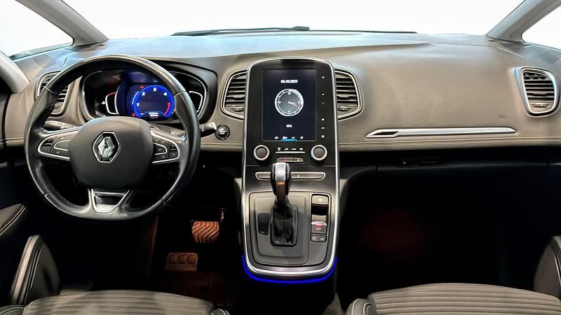 Begagnad Renault Grand Scénic 110 HK (80 kW) 2018 Röd Minibuss