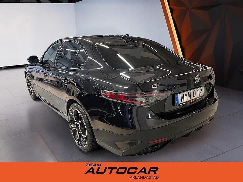 Begagnad Alfa Romeo Giulia Veloce 280 HK (205 kW) 2023 Svart Sedan