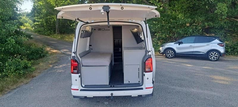 Vit Begagnad 2021 VW T6.1 Van | 549 000 kr - Bild 1/4
