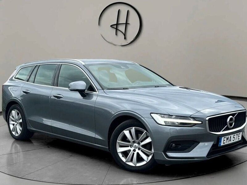 Grå Begagnad 2021 Volvo V60 SE Kombi | 245 000 kr (Marknadspris) - Bild 1/4