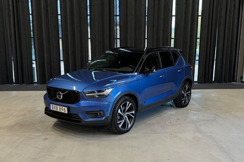 Blå Begagnad 2018 Volvo XC40 R-Design SUV | 329 900 kr (Dyr) - Bild 1/4