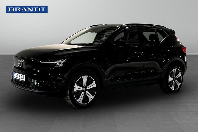Begagnad Volvo XC40 Single Motor 175 kW (238 HK) 2023 Svart SUV
