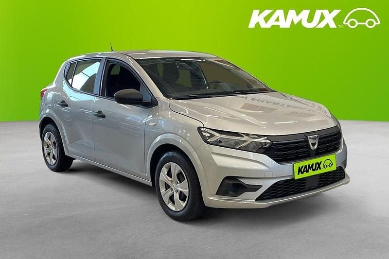 Highland grey Begagnad 2022 Dacia Sandero Halvkombi | 122 900 kr (Lite dyr) - Bild 1/4