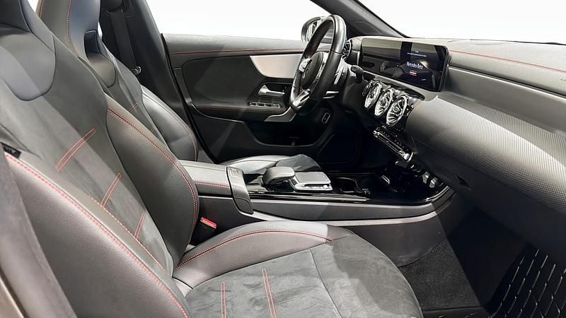 Begagnad Mercedes CLA250e AMG line 2023 Sedan