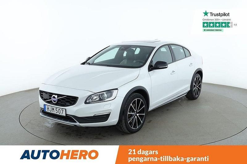Vit Begagnad 2016 Volvo S60 CC Summum Sedan | 231 000 kr - Bild 1/4