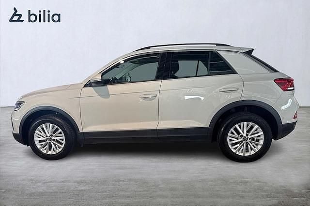 Grå Begagnad 2022 VW T-Roc Life SUV | 199 900 kr (Marknadspris) - Bild 1/3