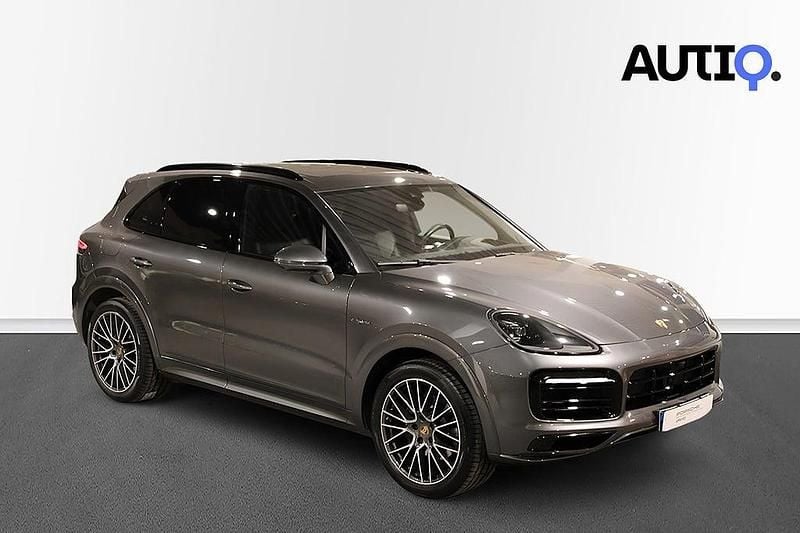 Begagnad Porsche Cayenne Chrono 340 HK (250 kW) 2022 Mörkgrå SUV