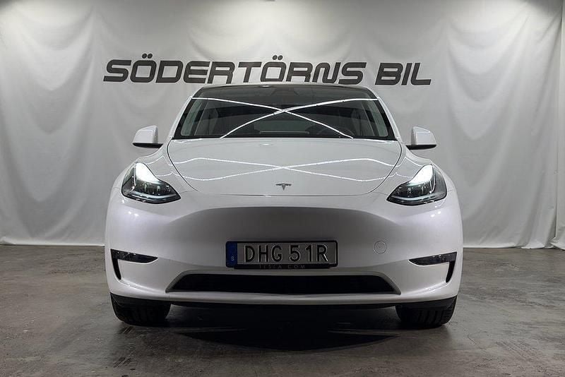 Begagnad Tesla Model Y Long Range AWD 378 kW (514 HK) 2023 Vit SUV