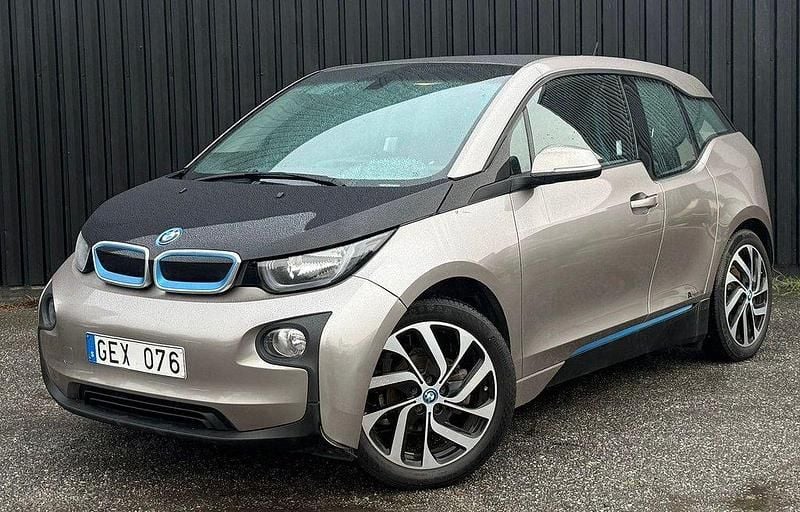 Silver Begagnad 2013 BMW i3 Comfort Edition Halvkombi | 105 900 kr (Bra pris) - Bild 1/4