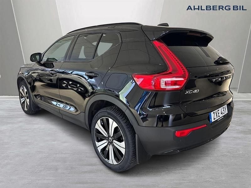 Begagnad Volvo XC40 Plus 303 kW (413 HK) 2023 Svart SUV