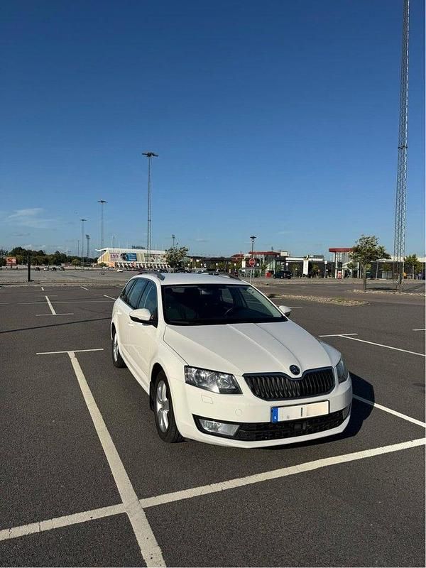 Begagnad 2016 Skoda Octavia Kombi | 74 499 kr (Superpris) - Bild 1/4