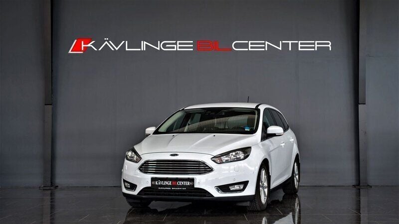 Vit Begagnad 2017 Ford Focus Titanium Kombi | 74 900 kr (Marknadspris) - Bild 1/4