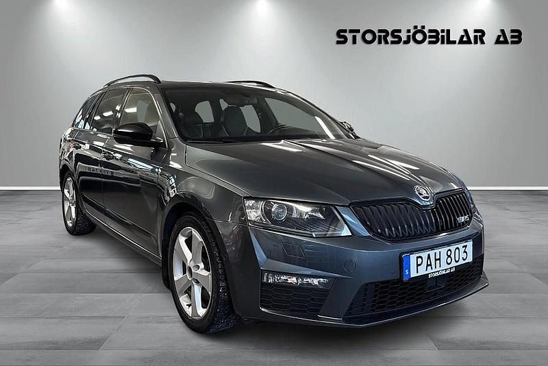 Grå Begagnad 2016 Skoda Octavia RS Kombi | 174 000 kr (Marknadspris) - Bild 1/4