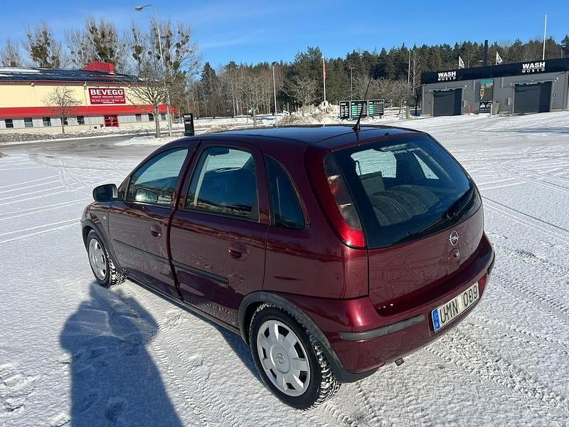 Begagnad Opel Corsa 75 HK (55 kW) 2004 Halvkombi