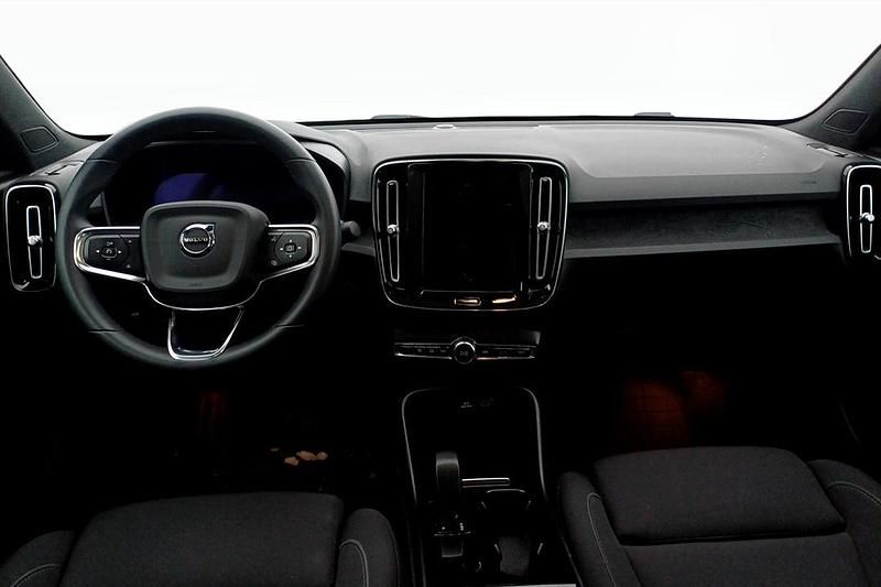 Begagnad Volvo C40 Single Motor 169 kW (231 HK) 2023 Blå SUV