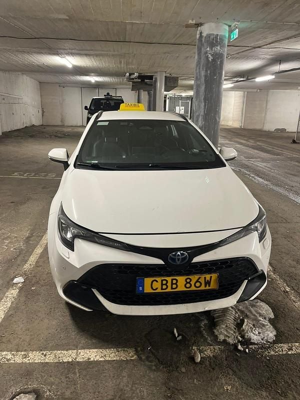 Begagnad Toyota Corolla 140 HK (102 kW) 2023 Kombi