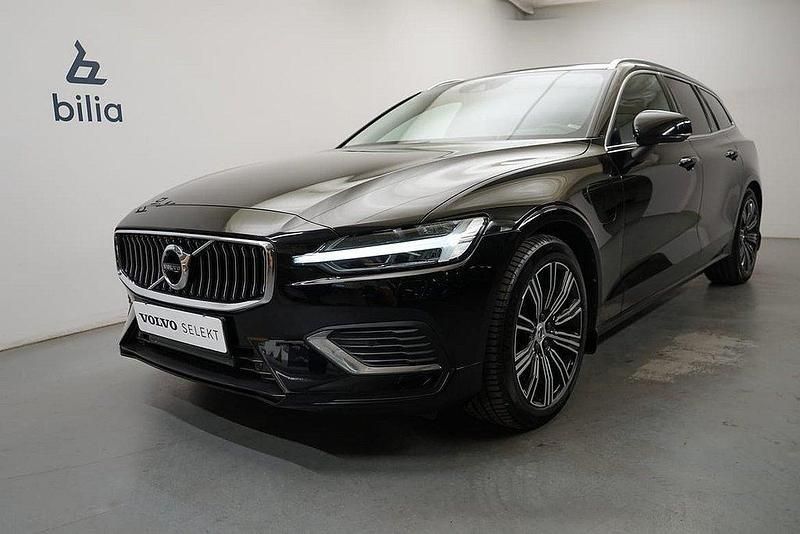 Svart Begagnad 2022 Volvo V60 Kombi | 344 900 kr (Bra pris) - Bild 1/3