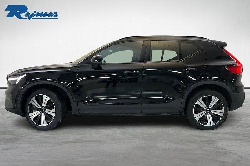 Begagnad Volvo XC40 Core 185 kW (252 HK) 2023 Svart SUV