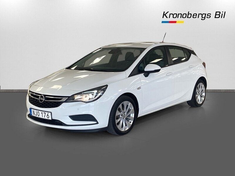 Vit Begagnad 2016 Opel Astra Enjoy Plus Halvkombi | 84 900 kr (Lite dyr) - Bild 1/4