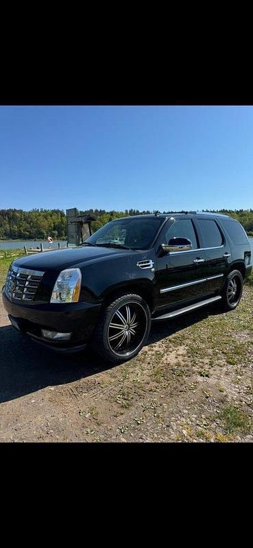 Svart Begagnad 2007 Cadillac Escalade SUV | 180 000 kr (Marknadspris) - Bild 1/4