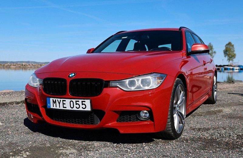 Röd Begagnad 2013 BMW 320 M Sport Kombi | 95 000 kr (Lite dyr) - Bild 1/4