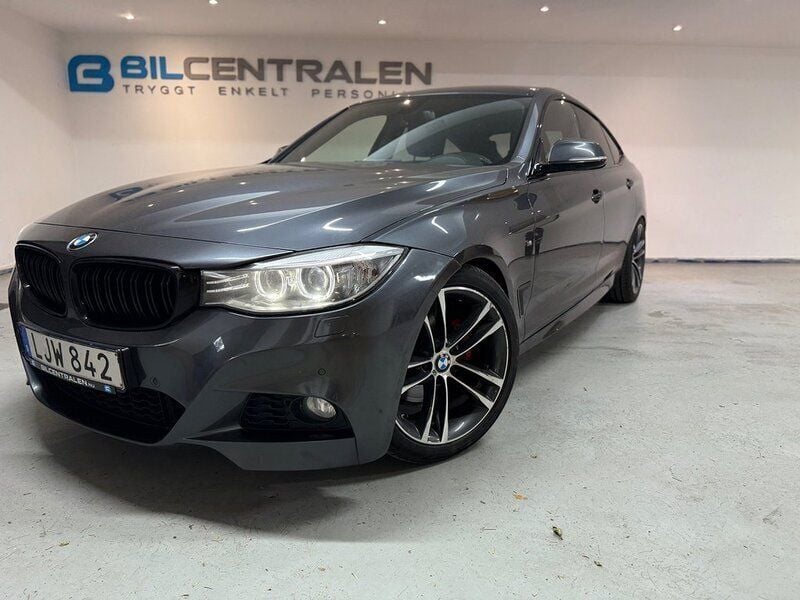 Grå Begagnad 2015 BMW 330 Gran Turismo M Sport Halvkombi | 209 900 kr - Bild 1/4