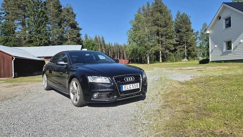 Svart Begagnad 2011 Audi A5 S-Line Sportkupé | 95 000 kr (Marknadspris) - Bild 1/4