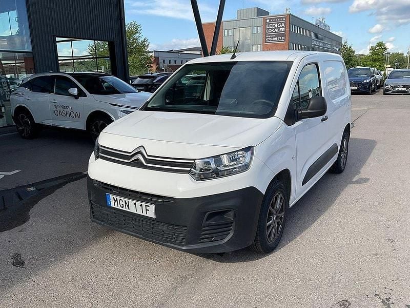 Vit Begagnad 2022 Citroën Berlingo Minibuss | 212 373 kr (Dyr) - Bild 1/4