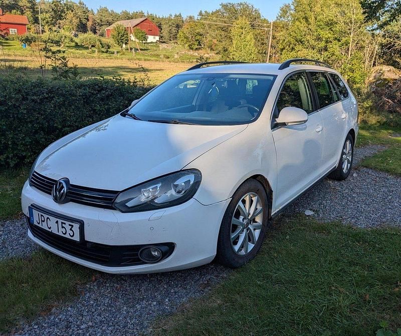 Vit Begagnad 2011 VW Golf VI Kombi | 20 000 kr (Superpris) - Bild 1/4