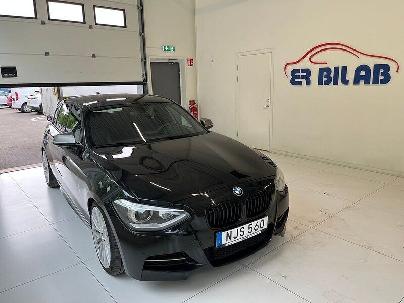 Okänd Begagnad 2013 BMW M135 Halvkombi | 189 900 kr - Bild 1/4