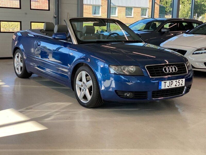 Blå Begagnad 2002 Audi A4 Cabriolet Cab | 99 900 kr (Lite dyr) - Bild 1/4