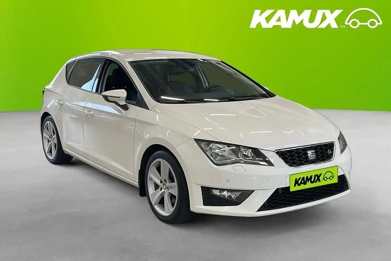 Vit Begagnad 2016 Seat Leon FR Halvkombi | 124 700 kr (Marknadspris) - Bild 1/4