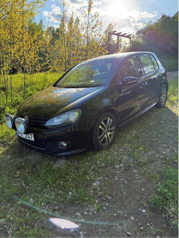 Svart Begagnad 2012 VW Golf VII Halvkombi | 60 000 kr (Bra pris) - Bild 1/4