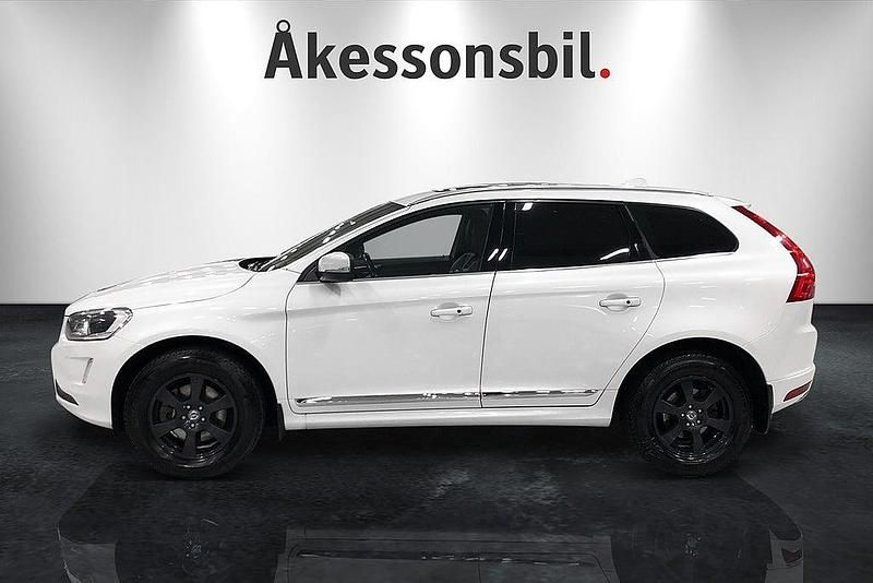Begagnad Volvo XC60 Summum 181 HK (133 kW) 2014 Vit SUV