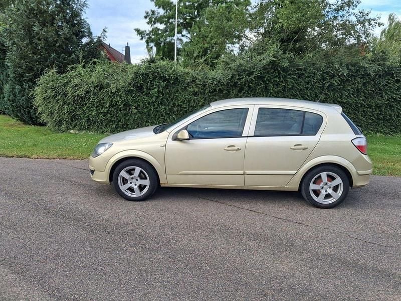 Begagnad 2006 Opel Astra Halvkombi | 13 800 kr (Bra pris) - Bild 1/3