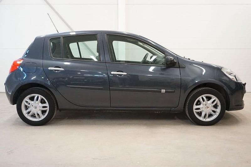 Begagnad Renault Clio R.S. 75 HK (55 kW) 2009 Mörkgrå (grå) Halvkombi
