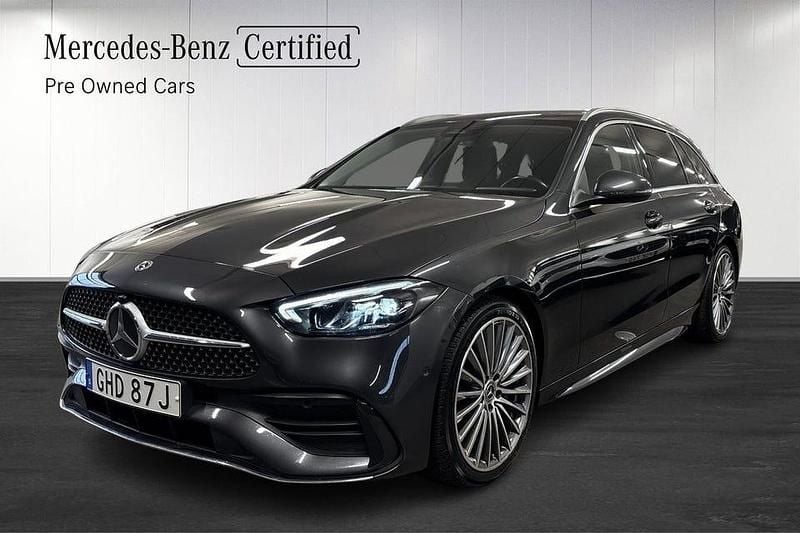Grå Begagnad 2022 Mercedes C220 AMG Kombi | 429 000 kr (Marknadspris) - Bild 1/4