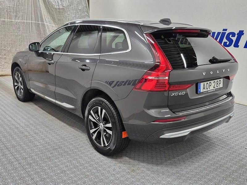 Begagnad Volvo XC60 Core 253 HK (186 kW) 2025 Platinumgrå metallic SUV