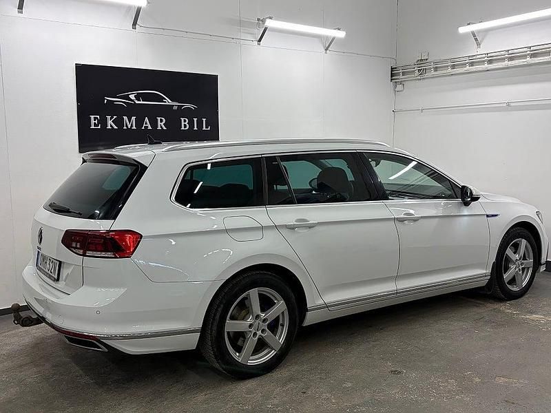 Begagnad VW Passat GTE 218 HK (160 kW) 2020 Vit Kombi