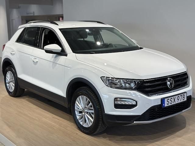 Vit Begagnad 2021 VW T-Roc Style SUV | 249 900 kr (Bra pris) - Bild 1/4