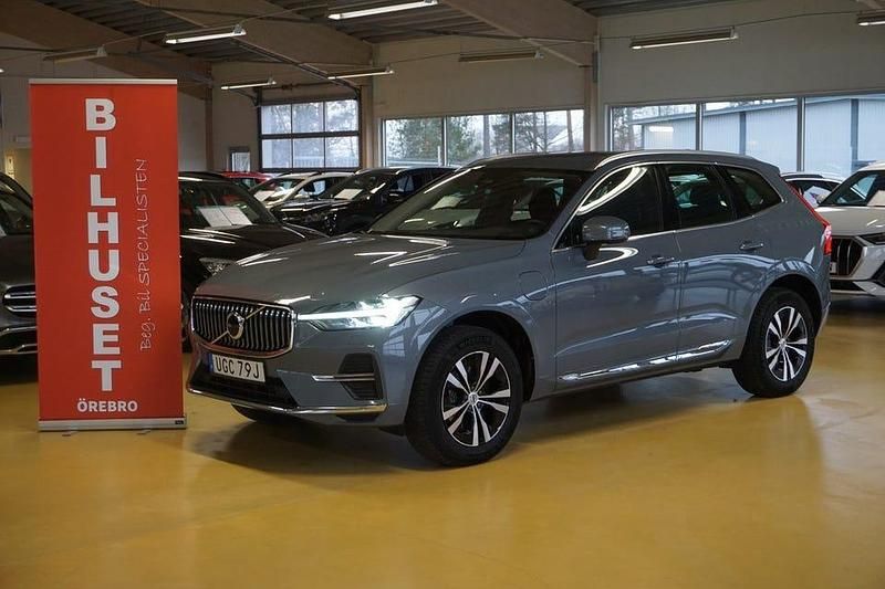 Grå Begagnad 2023 Volvo XC60 Momentum SUV | 459 000 kr (Bra pris) - Bild 1/4