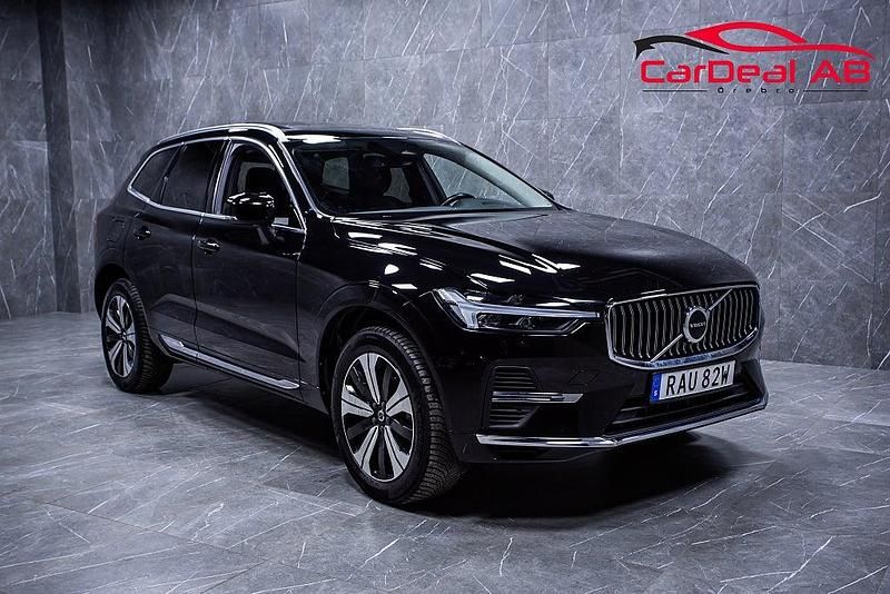Begagnad Volvo XC60 Core 350 HK (257 kW) 2023 Svart SUV