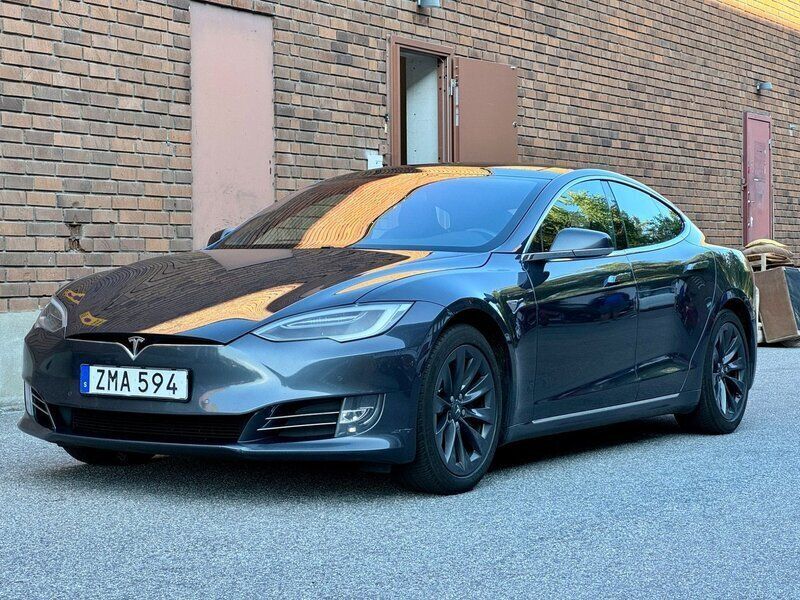 Begagnad 2018 Tesla Model S Sedan | 339 500 kr - Bild 1/4